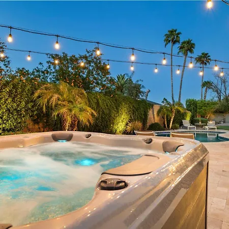 Stylish Home W Hot Tub, Heated Pool & Game Room